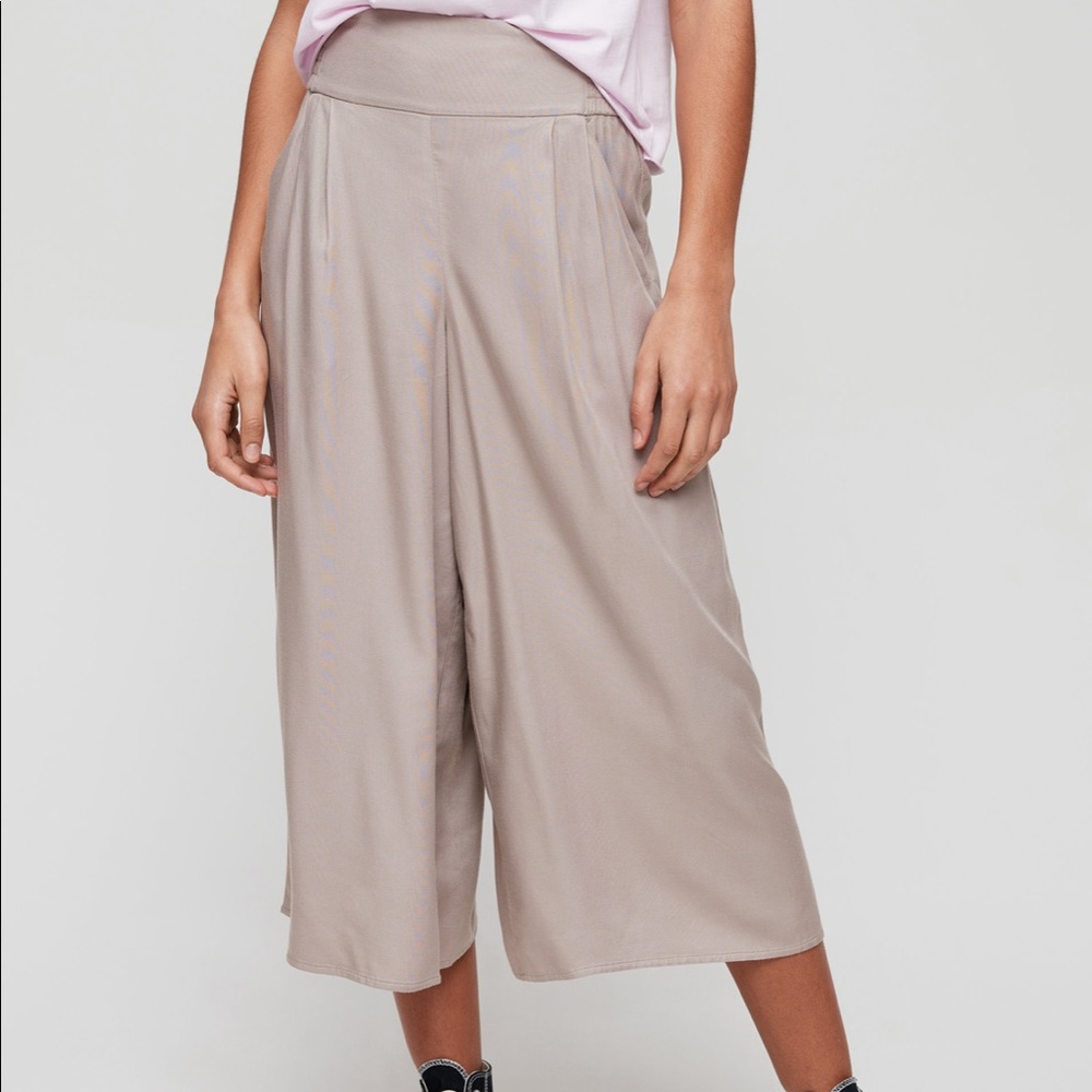 NWT Aritzia Sunday Best Cream Sullivan Pant - Wide Leg, Elastic Waist Culottes